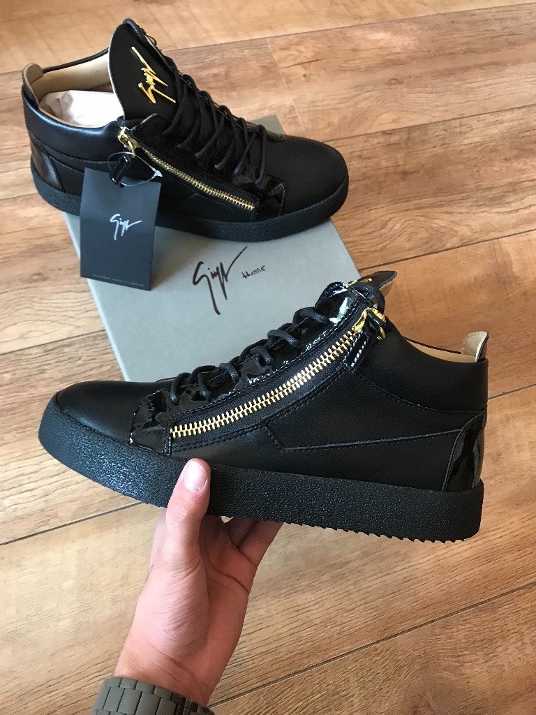 balenciaga valentino